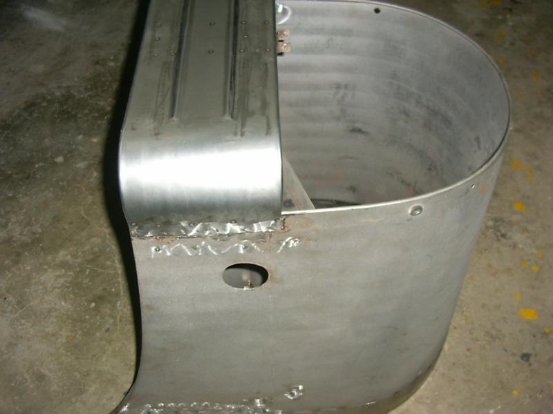 restauration-wohnwagen-blech-punktschweissen