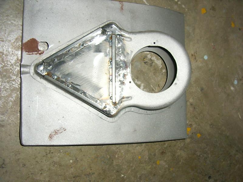 restauration-wohnwagen-rueckleuchten-blech