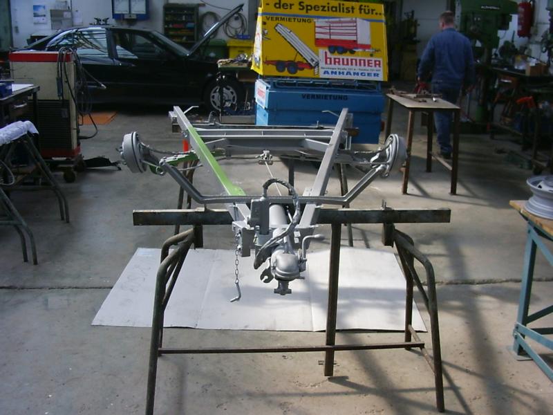 restauration-wohnwagen-fahrgestell