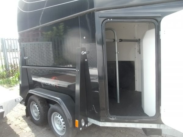 Pferdeanhänger 2000 kg  PTH2000 Excelente Schwarz 331x166x236cm – Bild 7