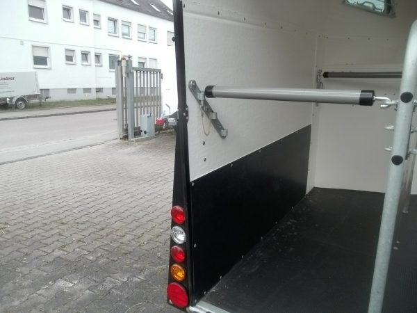 Pferdeanhänger 2000 kg  PTH2000 Excelente Schwarz 331x166x236cm – Bild 10