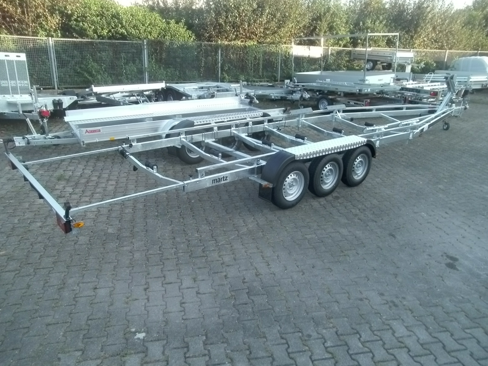 Bootsanhänger 3500kg Stahl Tridem 9,25m – Bild 5